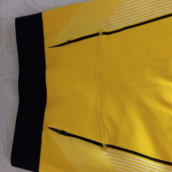 Compression Athletic Shorts Stretch Yellow/Black Back Zip Pockets Size S - Picture 3 of 3